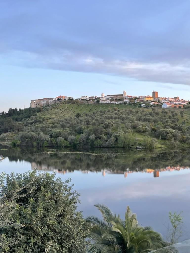 Montes De Charme Bed & Breakfast Avissawella Exterior photo